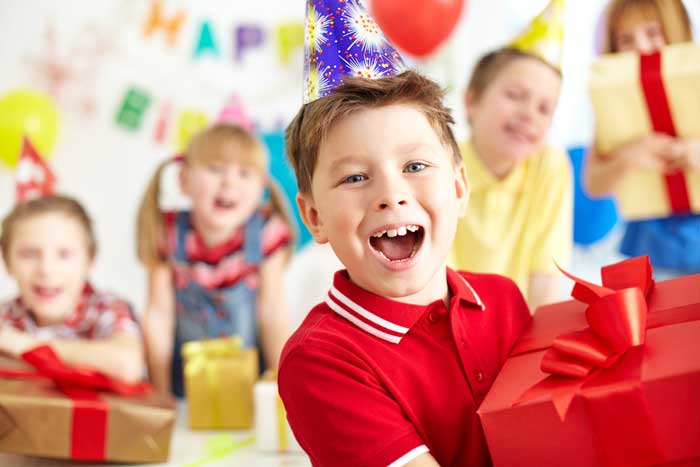 30 ідей що можна подарувати хлопцеві на 9 років в день народження, на Новий рік, 23 лютого. Недорогі оригінальні подарунки | Сімя і мама